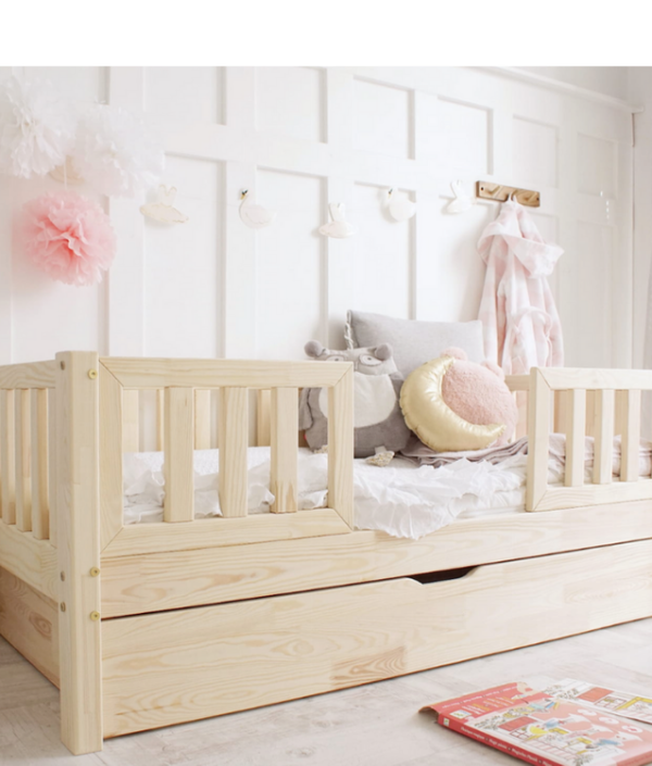Barnsäng Alice med stödbräda och förvaringslåda/extrasäng