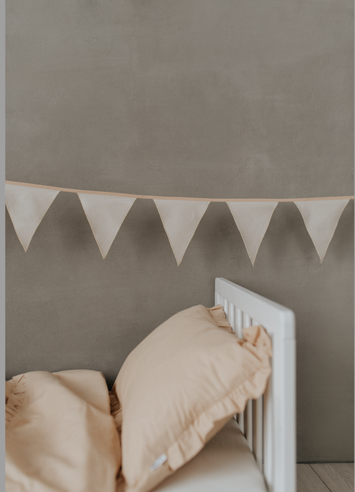 Babylove, Beige påslakanset spjälsäng och juniorsäng