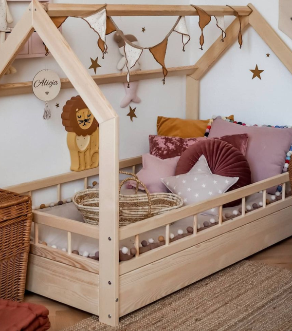 Natur hussäng med skydd till barnrummet