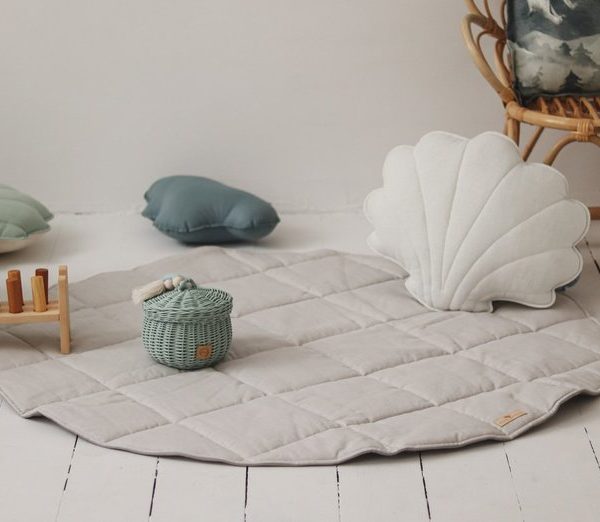 Moi Mili, linne lekmatta, pigeon grey