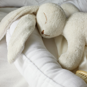 Cotton & Sweets, vit klassisk babynest i 100 % linne