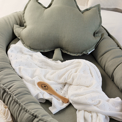 Cotton & Sweets, olivgrön klassisk babynest i 100 % linne - Bild 2