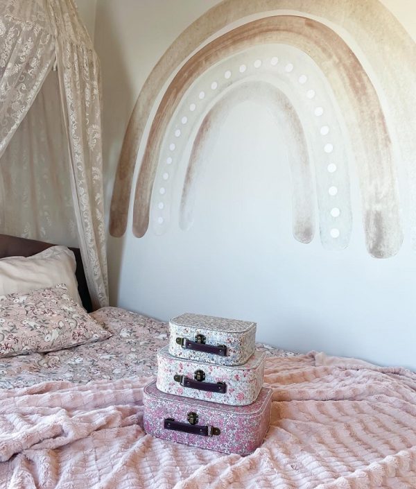 Babylove, beige rainbow, regnbåge väggklistermärke