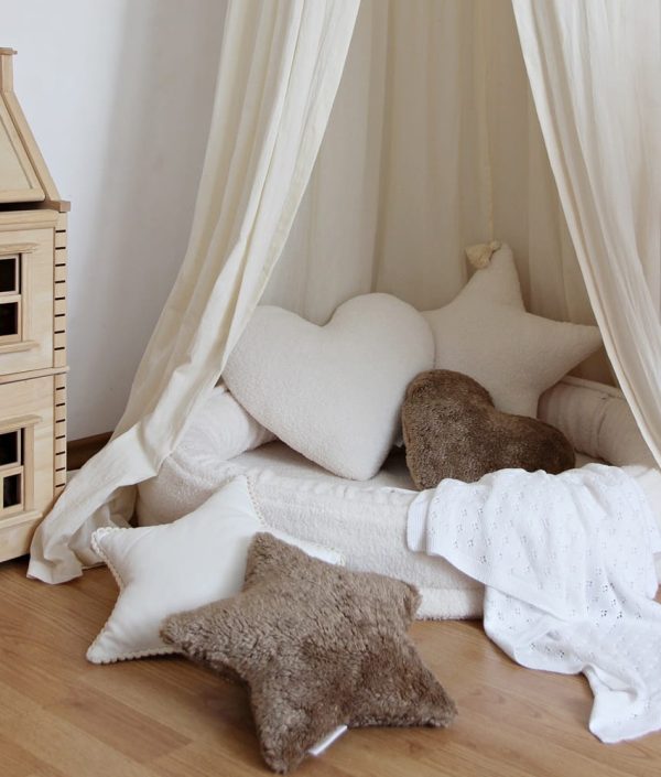 Vanilj sänghimmel i bomull till barnrummet  , Cotton & Sweets