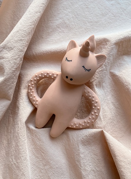 Konges Sløjd, bitleksak Rose unicorn - Bild 2