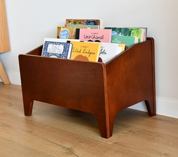 Golvbokhylla till barnrummet, oak