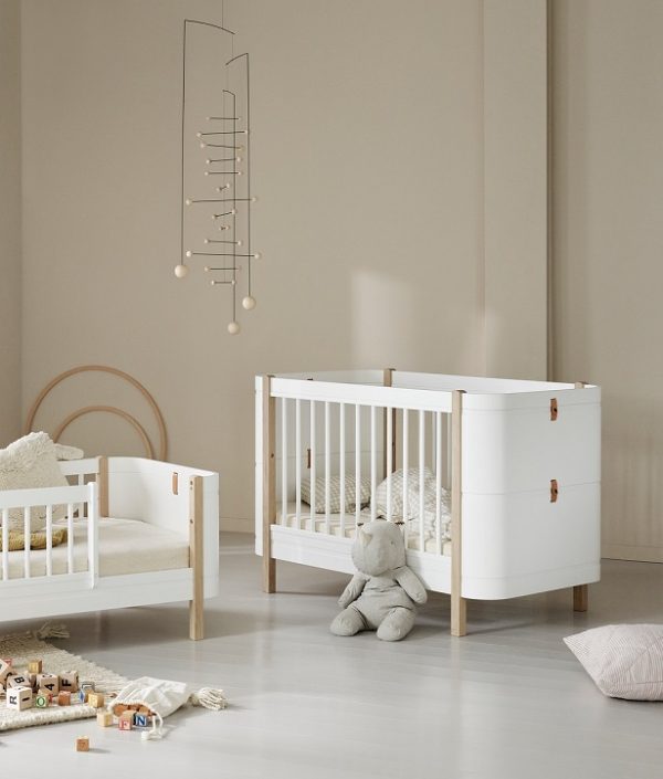 Oliver Furniture, spjälsäng Mini+, vit/ek