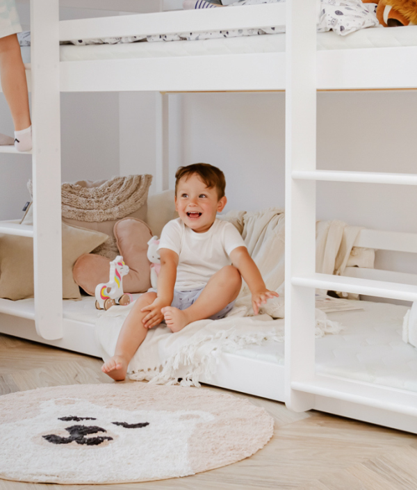 Våningssäng med tre sängar, Tony