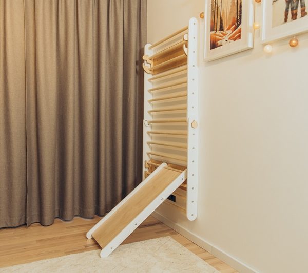 Duck Woodworks, Klättertriangel ribbstol rutschkana, vit/natur