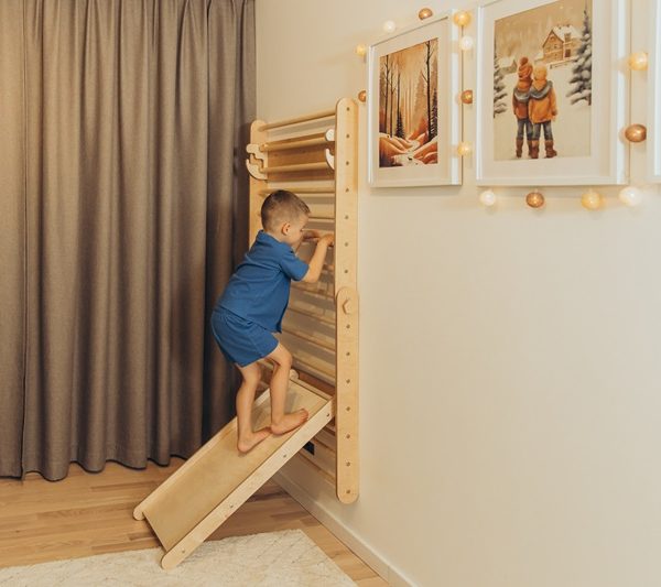 Duck Woodworks, Klättertriangel ribbstol rutschkana, natur