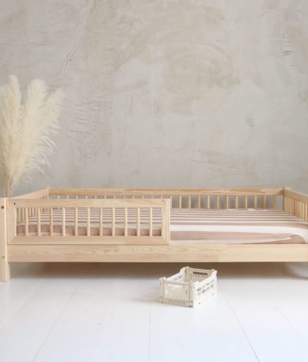 Barnsäng Alex 80x160 cm med stödbräda